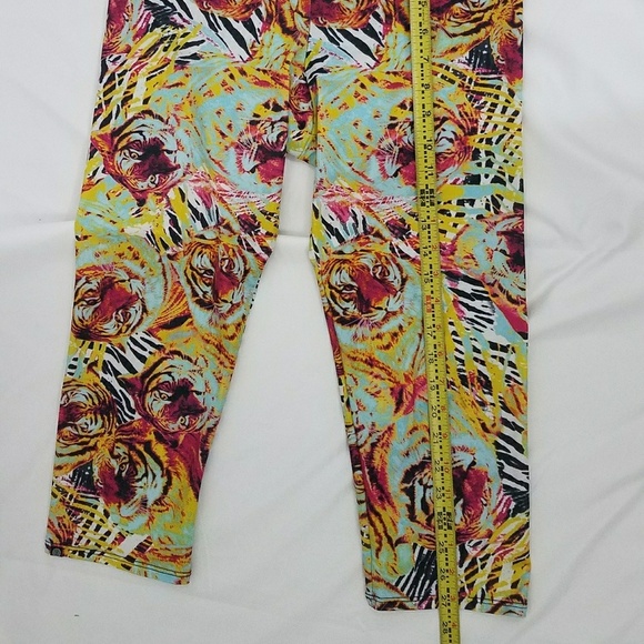 Onzie BengalTiger Capri M/L - Picture 7 of 8